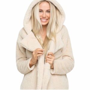 Brandy Melville Sandra Faux Fur Coat